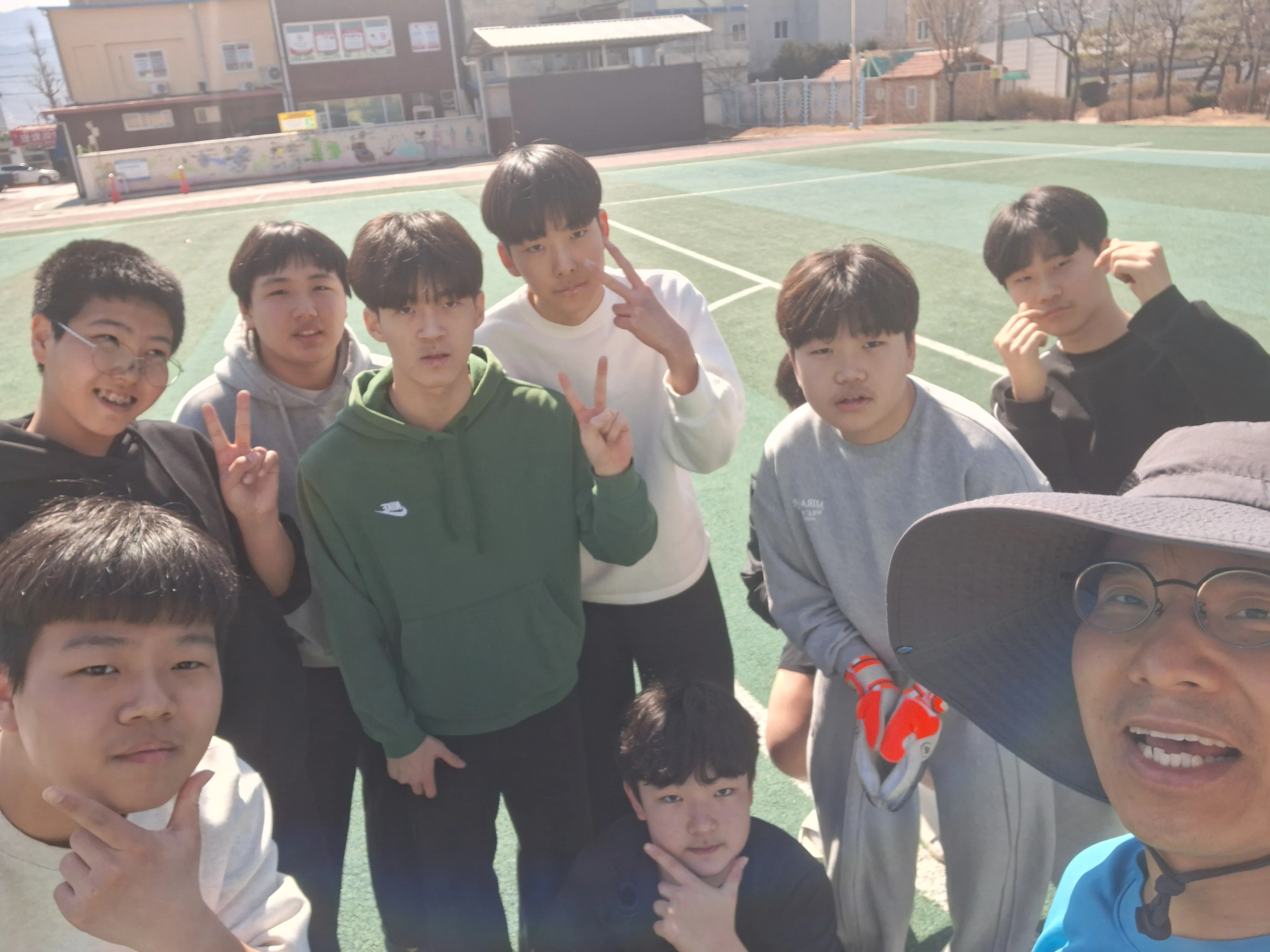 2026년 3월 8일 친구들과의 축구 사진 2